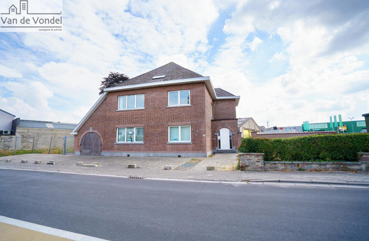 Ruime villa met grote loods te Ninove (industriegebied NInove)