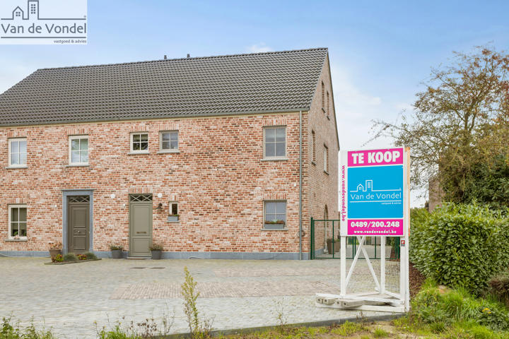 100% instapklare, energiezuinige en zeer ruime woning met alle luxe te Baardegem.