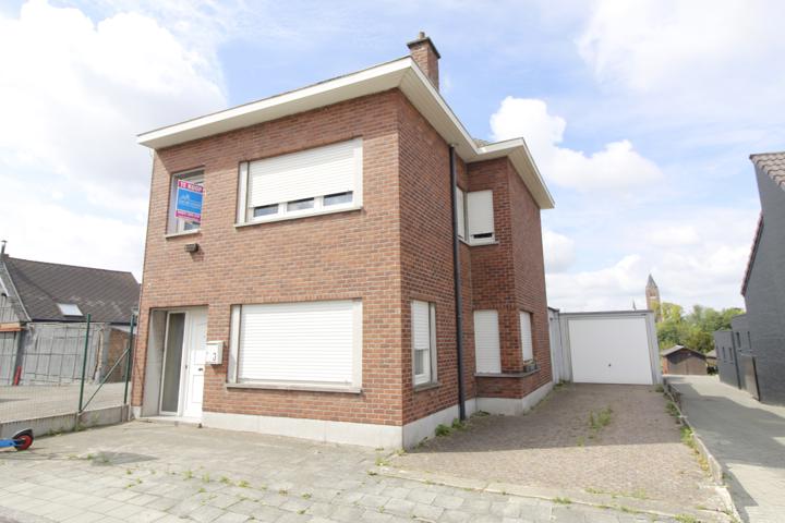 Woning met garage en terras te centrum Erembodegem ( Hogeweg).