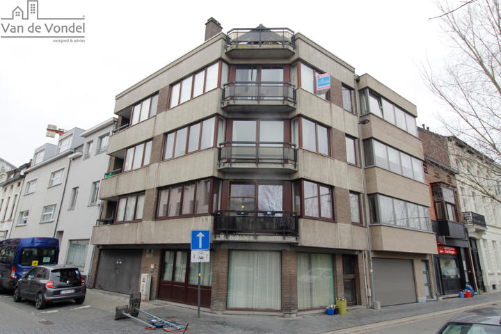 Instapklaar en energiezuinig appartement in centrum Aalst.