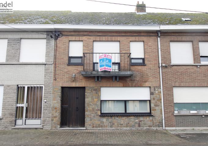 Woning met 3 slaapkamers, garage en tuin te Oudegem.