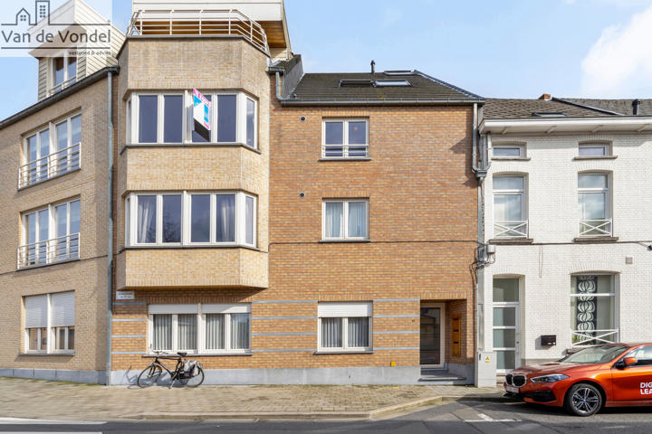 Instapklaar twee slaapkamer appartement te Aalst