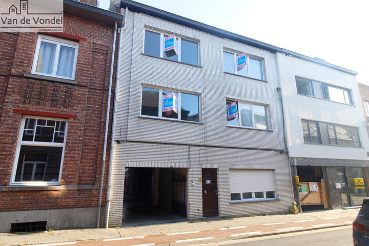 Appartement met 1 slaapkamer, e en zuidgericht terras + grote zolder te Aalst.