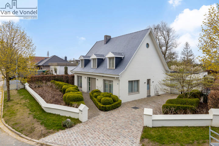 Rustig gelegen én energiezuinige villa te Nieuwerkerken.