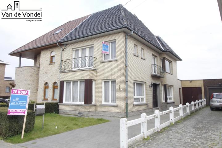 Ruime woning met grote tuin en garage te Haaltert.