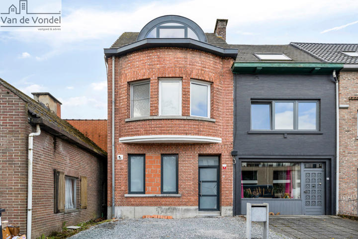 100% Instapklare woning te Erembodegem !