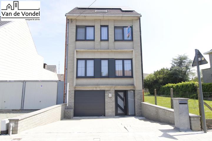 100% instapklare bel-etage woning nabij centrum Merchtem.