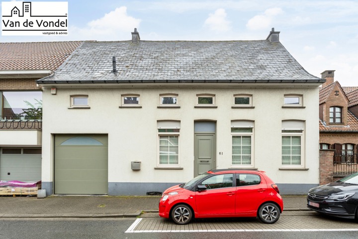 Zeer ruime en 100% instapklare woning te Mere.