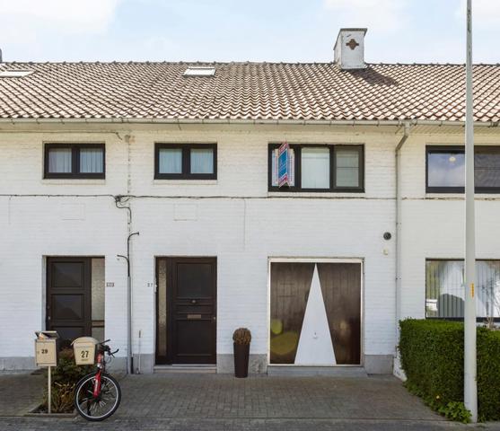 Rustig gelegen woning met 3 slaapkamers, tuin en garage te Aalst.