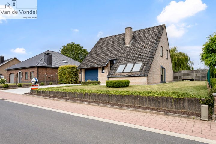 100% instapklare woning met grote tuin en garage te Erpe Mere.