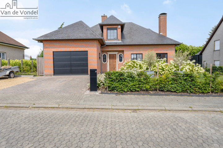 Instapklare èn energiezuinige villa met 4 slpks en tuin te Ninove.