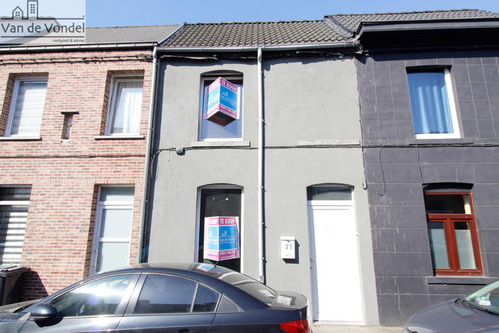 Te renoveren woning met 2 slaapkamers te Aalst.