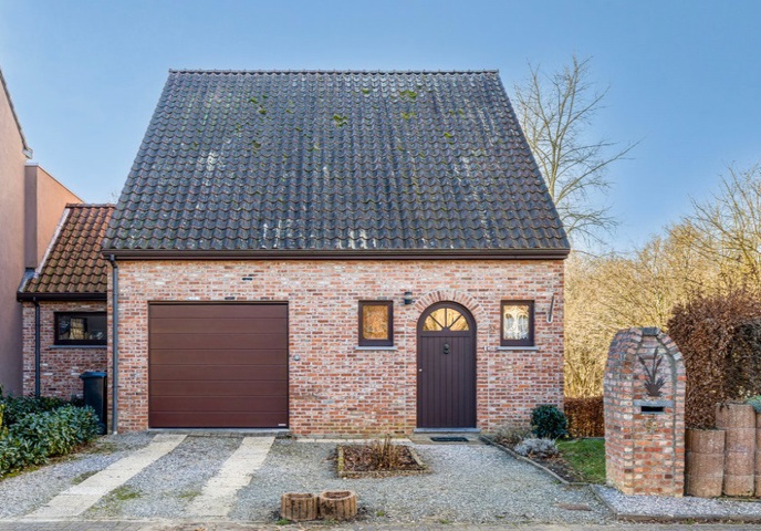 Mooi gelegen woning met 3 slaapkamers, garage en tuin te Meldert.