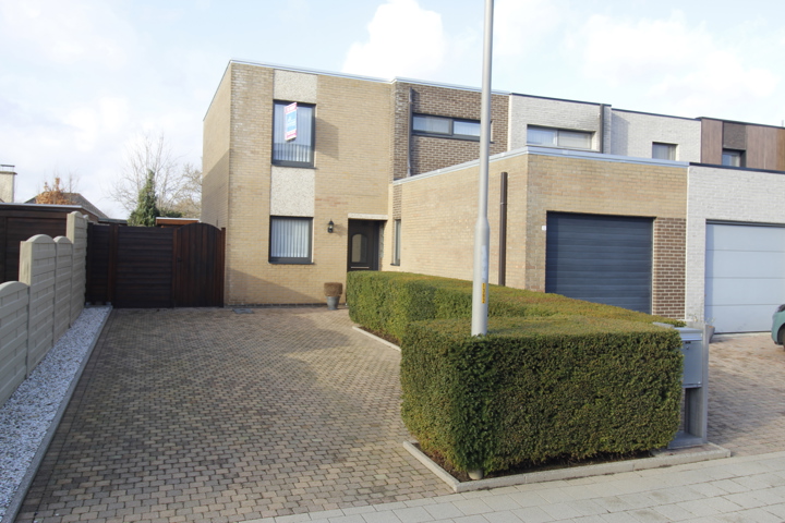 Rustig gelegen HOB te Lede. Topper! 