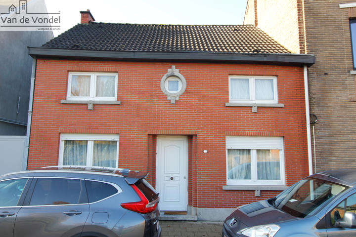 Woning met 5 slaapkamers te Erembodegem