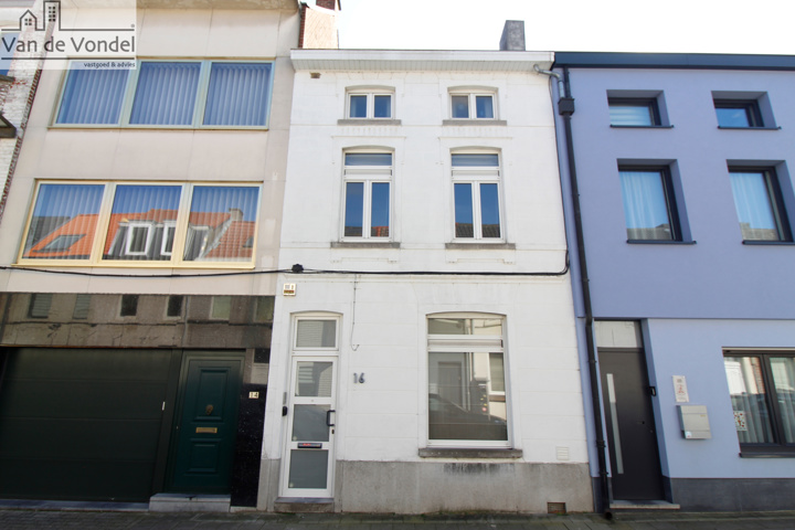 Woning met mooie stadstuin te Aalst.