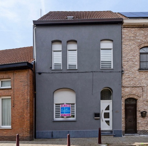 Strategisch gelegen woning met 3 slaapkamers en tuin te Aalst.