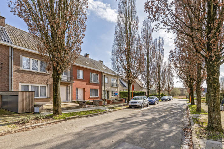 Instapklare woning met tuin en garage te Aalst. Rustig en centraal!