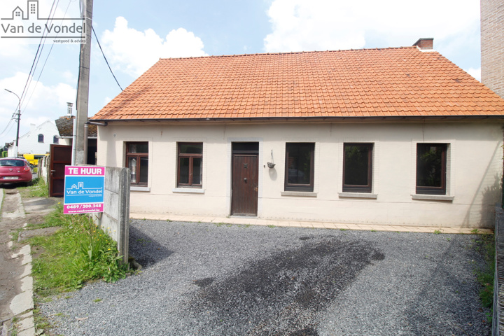 TE HUUR: Woning met 2 slaapkamers en garage te Westrem.