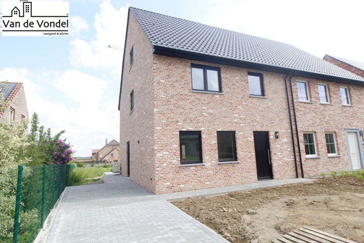 Buitengewone woning met 4 slaapkamers en tuin te Haaltert.