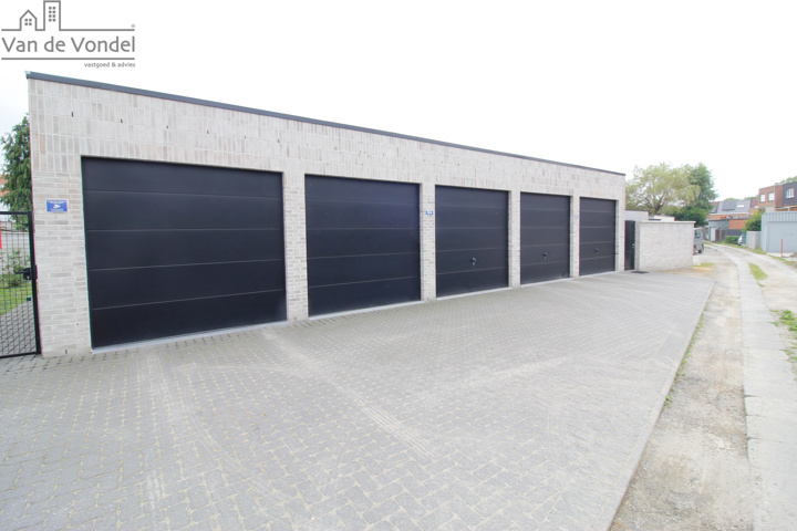 Recente garagebox te Aalst.