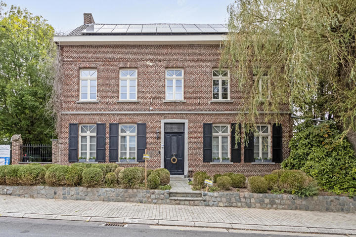 Karaktervolle, alleenstaande herenwoning 