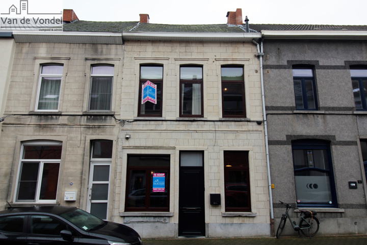 100% Instapklare woning met stadsterras/tuin te centrum Aalst