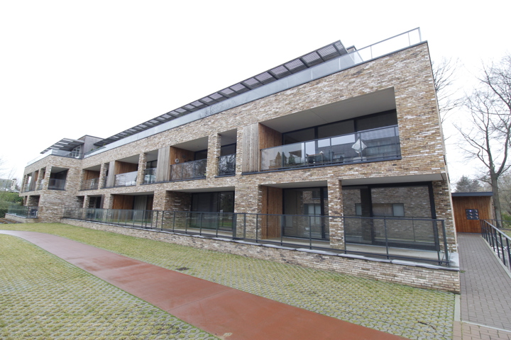 Modern gelijkvloers appartement met staanplaats te Erembodegem