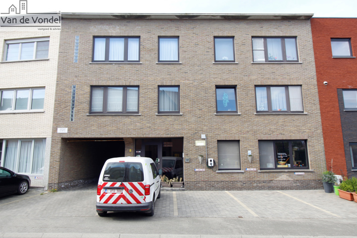 Gesloten garagebox te Erembodegem 