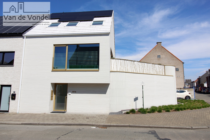 Gelijkvloers-appartement met tuin en terras te Erembodegem!