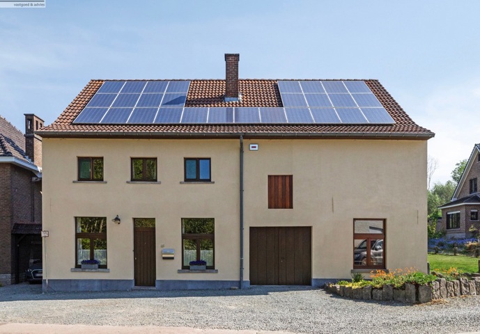 Ruime woning met 5 slaapkamers, garage & tuin te Borchtlombeek