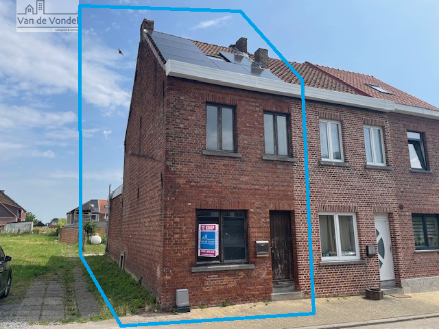 half-open woning met zij-ingang en tuin te Denderleeuw! 