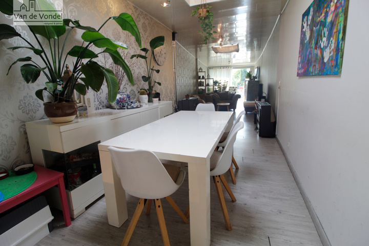 Woning met terras en tuin te Erembodegem!