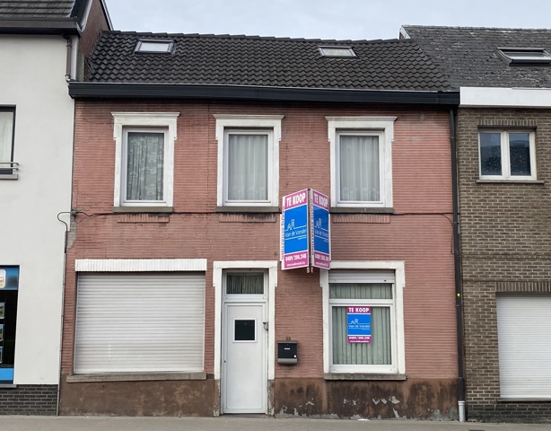 Ruime woning met 3 slaapkamers & grote garage te Erembodegem