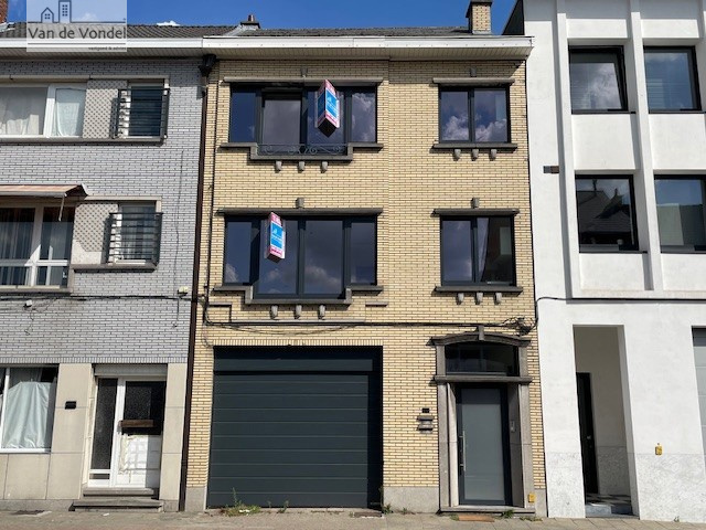 1-slaapkamerappartement met ruim zonneterras te Aalst. 