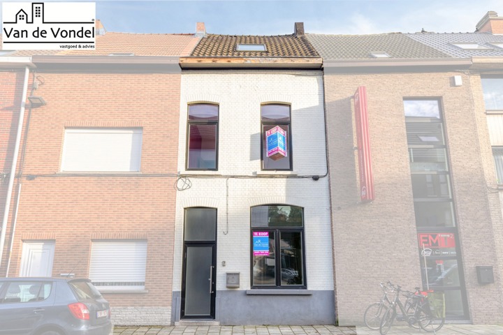 100% instapklare woning met 3 slps en terras centrum Aast! 