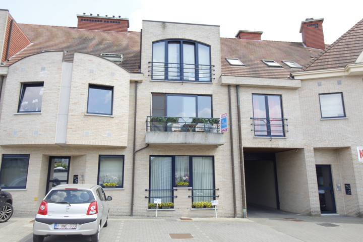 Ruim appartement (115 m²) met autostaanplaats te Erembodegem!