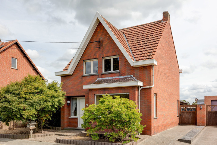Dessel huis