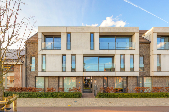 Recent appartement op de 2e verdieping met groot terras