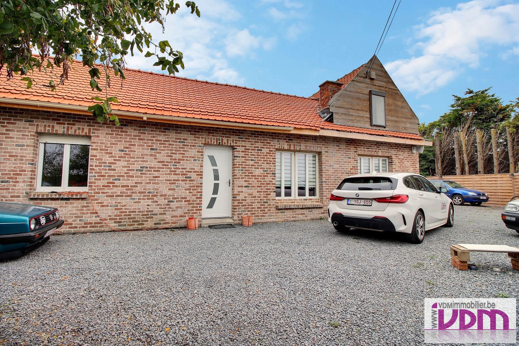 Agence immobilière Comines, Warneton, Le bizet.   . maison à vendre Comines, maison à louer Comines, appartement à vendre Warneton, villa à vendre Comines, Terrain à Ploegsteert, jardin, séjour, garages, frontière, commerces et écoles, grand jardin, maison individuelle à vendre, maison de rangée avec jardin, Comines-Warneton, Ploegsteert, Le Bizet, notaire à Comines