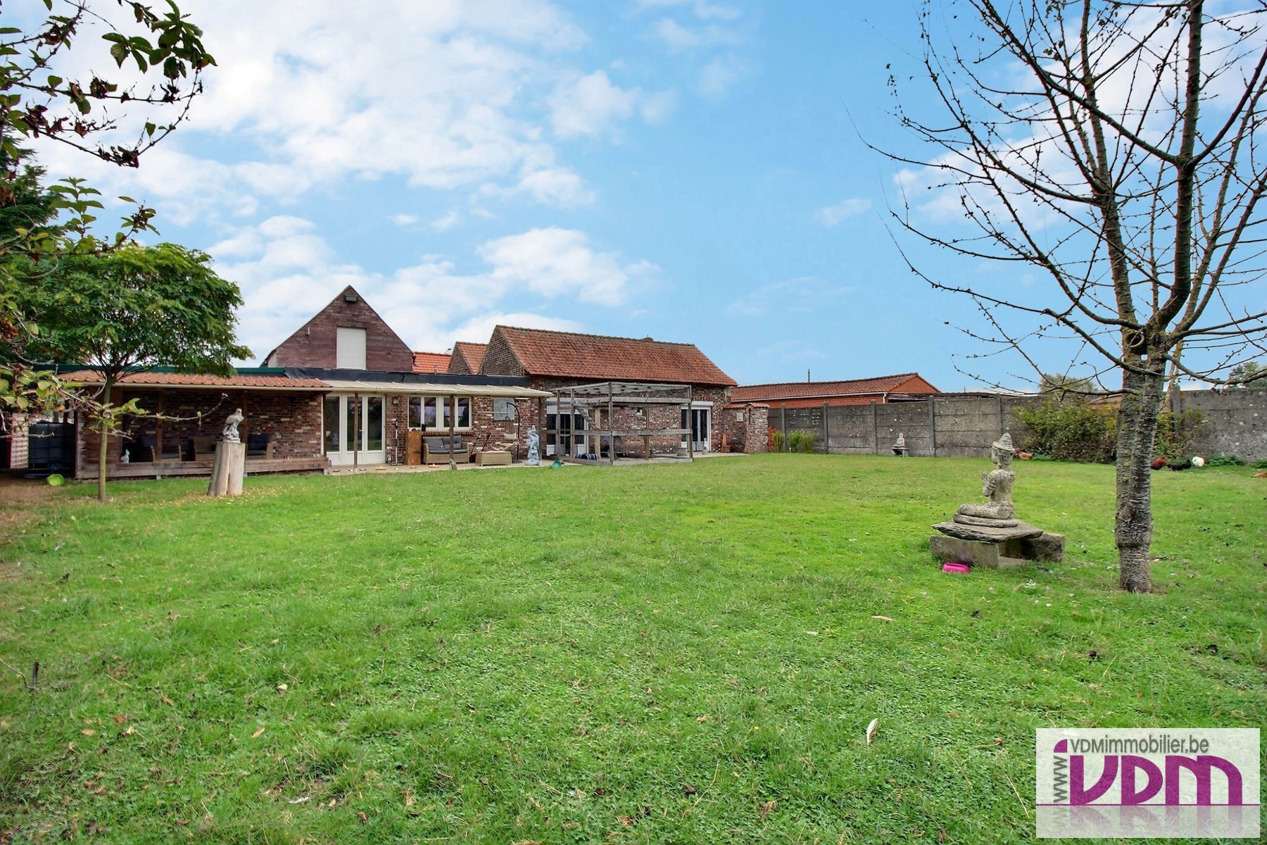 Agence immobilière Comines, Warneton, Le bizet.   . maison à vendre Comines, maison à louer Comines, appartement à vendre Warneton, villa à vendre Comines, Terrain à Ploegsteert, jardin, séjour, garages, frontière, commerces et écoles, grand jardin, maison individuelle à vendre, maison de rangée avec jardin, Comines-Warneton, Ploegsteert, Le Bizet, notaire à Comines