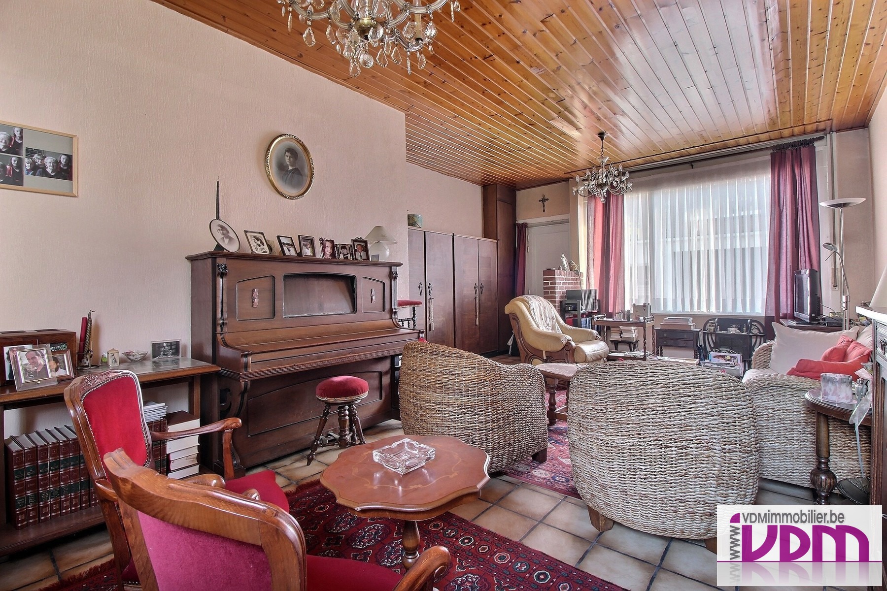 Agence immobilière Comines, Warneton, Le bizet.   . maison à vendre Comines, maison à louer Comines, appartement à vendre Warneton, villa à vendre Comines, Terrain à Ploegsteert, jardin, séjour, garages, frontière, commerces et écoles, grand jardin, maison individuelle à vendre, maison de rangée avec jardin, Comines-Warneton, Ploegsteert, Le Bizet, notaire à Comines