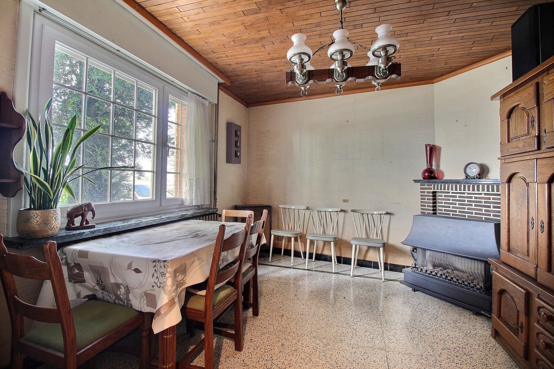 Agence immobilière Comines, Warneton, Le bizet.   . maison à vendre Comines, maison à louer Comines, appartement à vendre Warneton, villa à vendre Comines, Terrain à Ploegsteert, jardin, séjour, garages, frontière, commerces et écoles, grand jardin, maison individuelle à vendre, maison de rangée avec jardin, Comines-Warneton, Ploegsteert, Le Bizet, notaire à Comines