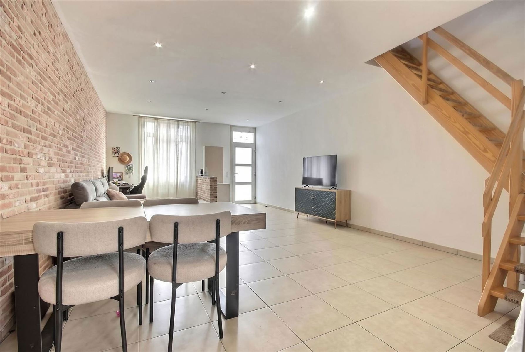 Agence immobilière Comines, Warneton, Le bizet.   . maison à vendre Comines, maison à louer Comines, appartement à vendre Warneton, villa à vendre Comines, Terrain à Ploegsteert, jardin, séjour, garages, frontière, commerces et écoles, grand jardin, maison individuelle à vendre, maison de rangée avec jardin, Comines-Warneton, Ploegsteert, Le Bizet, notaire à Comines