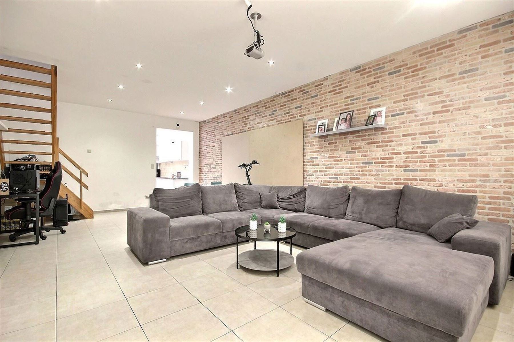 Agence immobilière Comines, Warneton, Le bizet.   . maison à vendre Comines, maison à louer Comines, appartement à vendre Warneton, villa à vendre Comines, Terrain à Ploegsteert, jardin, séjour, garages, frontière, commerces et écoles, grand jardin, maison individuelle à vendre, maison de rangée avec jardin, Comines-Warneton, Ploegsteert, Le Bizet, notaire à Comines