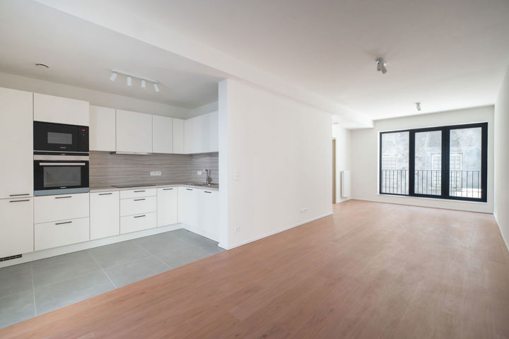 UniQ. 2 CH - Rez A01