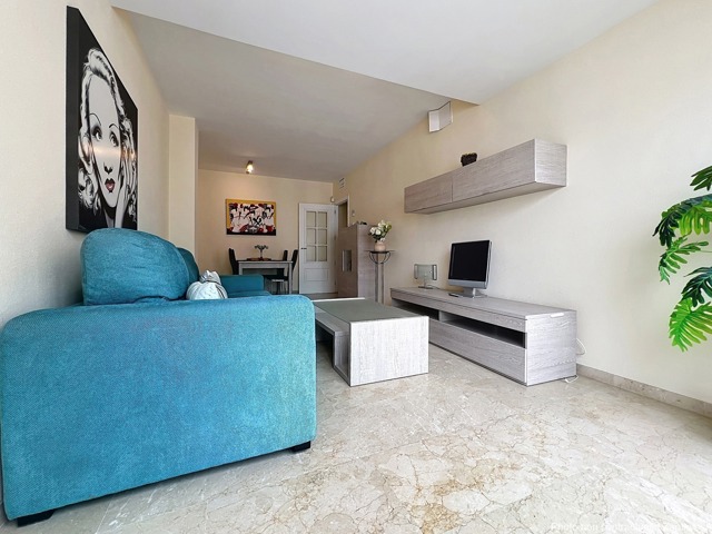 Magnifique appartement au Port de la Duquesa avec des vues splendides sur le port et la mer